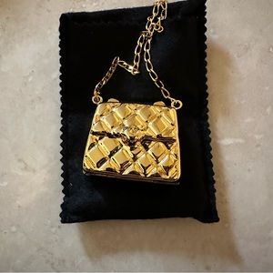 Beautiful quilted pill box